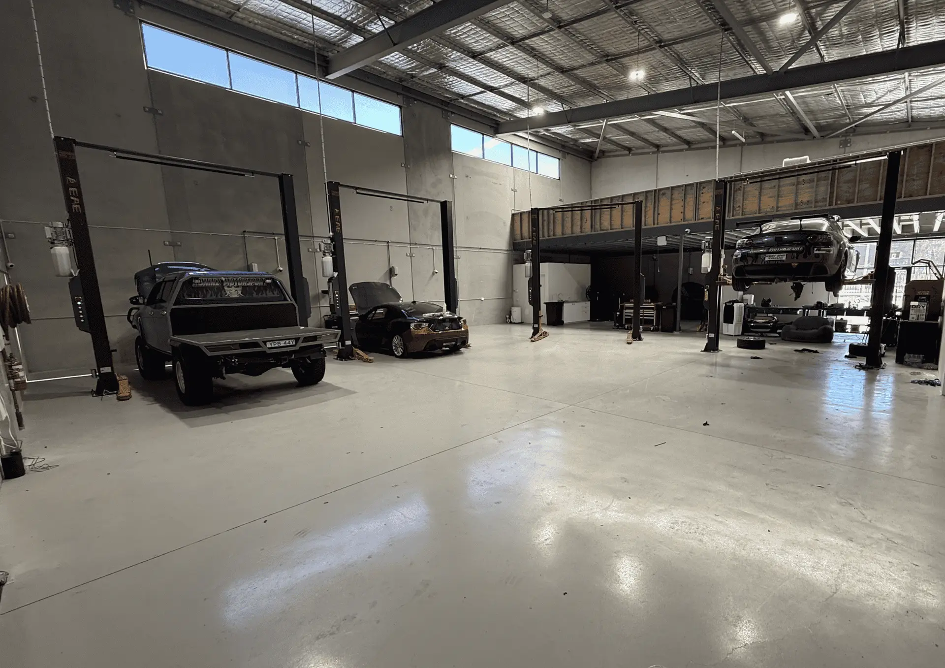 Gearhead Hoist Hire workshop